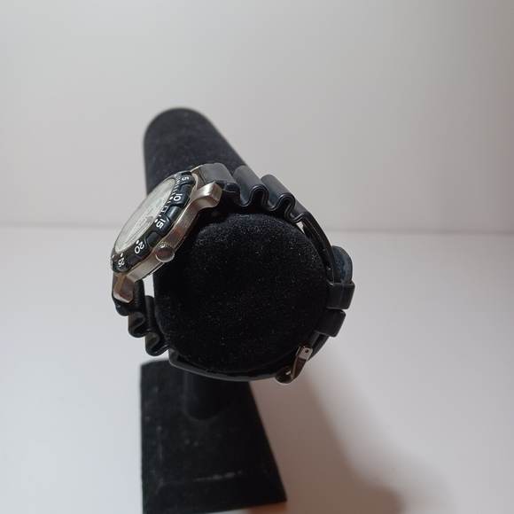 Vintage Swiss Army Victorinox Date Rotate Dial Ruber Band Watch New Batt L4 see - Picture 4 of 7